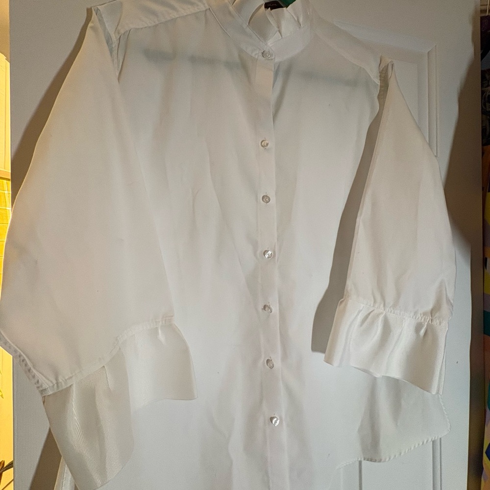 White Button-Up Blouse Pearly Vine Brand
